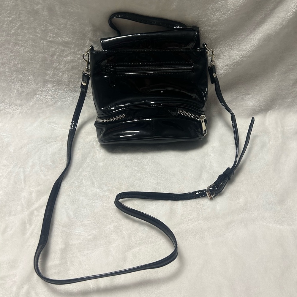 Small Black shiny hand bag shoulder purse - Picture 2 of 9